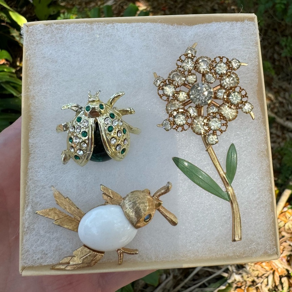 3 Vintage Brooches.Gold tone with rhinestones.Nature Bohemian Floral.